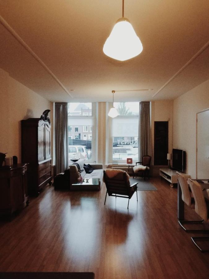 Guesthouse Uit De Kunst Leeuwarden Esterno foto